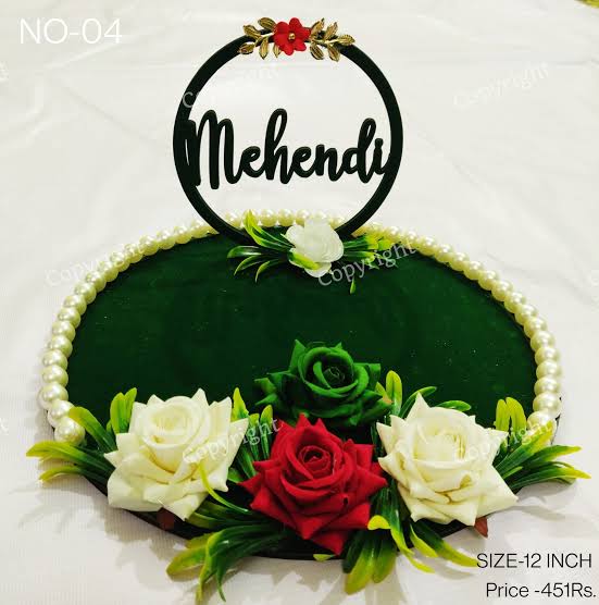 Minimalist Mehendi Plate with Pearl Accent