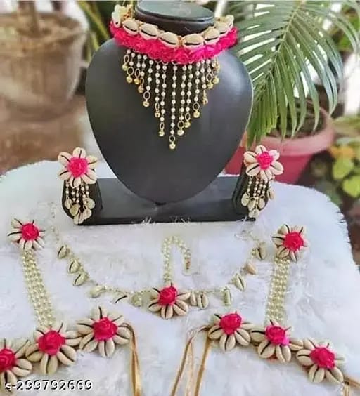 Cowrie Shell and Rose Floral Jewelry Set in Pink and Cream